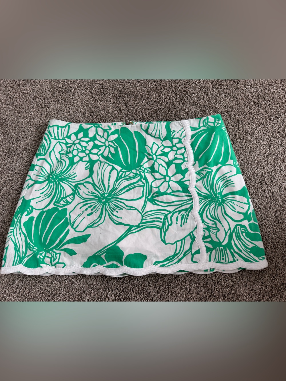 Lilly Pulitzer White and Green Floral Mini Skirt Sz 12 - Picture 2 of 6